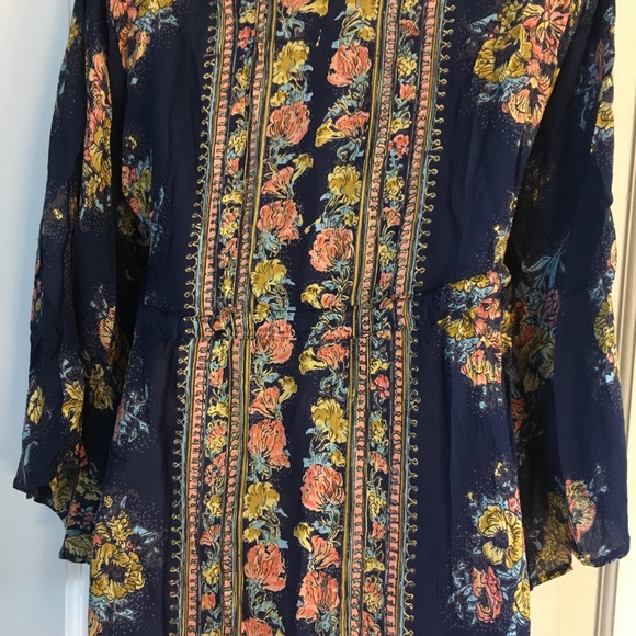 New 100% rayan blouse size large. Comfortable top - Picture 5 of 6